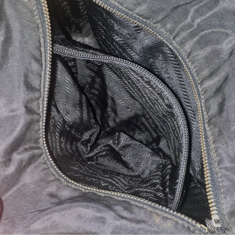 AUTHENTIC Prada bag. Black. - Picture 7 of 16